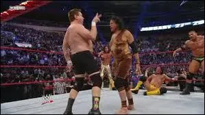 Quelles sont les deux grandes légendes qui sont entrées respectivement au numéro 18 et 19 au Royal Rumble Match ?