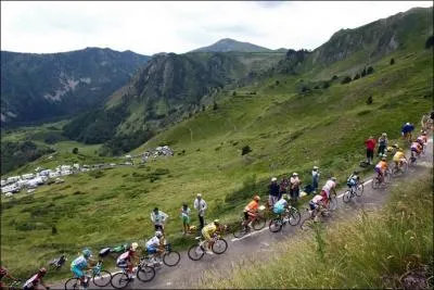 Quelle fut la distance à parcourir par les cyclistes lors de la douzième étape ?