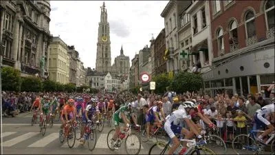 Dans quelle ville débute la troisième étape ?