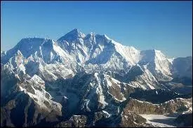 Everest65 - A combien d'altitude s'élève l'Everest ?