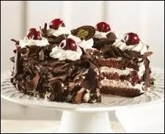 Mon gâteau préféré est la forêt noire.