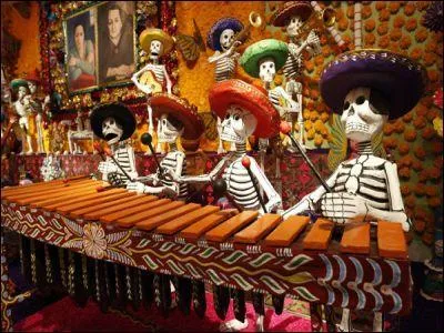 Au Mexique : plus fOrt que la mOrt ! Más fUErte que la...