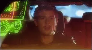 Dans "Égérie", où Nekfeu lit-il debout ?