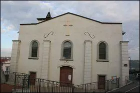 Quelle commune du Rhône et du parc naturel régional du Pilat est le berceau de la cerise burlat ?