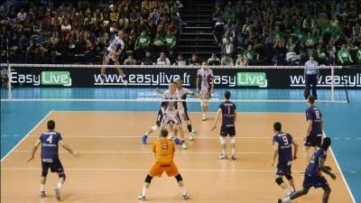 Pourquoi un joueur porte un maillot différent au volley-ball ?