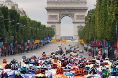 Et enfin, quel est le nombre de coureurs arrivés aux Champs-Elysées ?