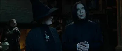 Ainsi, Bartemius Croupton Jr. lance un sortilège de confusion à la Coupe de Feu. Il y a alors quatre champions sélectionnés. Certains sont dubitatifs. Dans "Harry Potter et la Coupe de Feu", qui est à l'origine de cette phrase : "Moi aussi, Professeur Dumbledore, j'ai dû mal à croire à une simple coïncidence. Mais peut-être vaudrait-il mieux pour l'instant laisser les choses se dérouler" ?