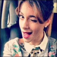 Notre jolie Martina Stoessel, nous fait un...