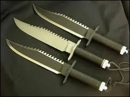 Parmi ces personnages fictifs, désignez celui ayant popularisé ce modèle de couteau durant les années 80 :