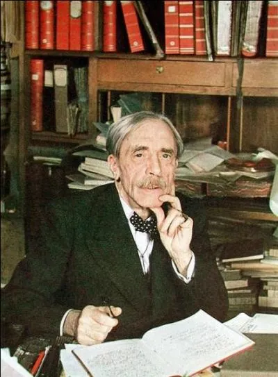 Le 20 juillet 1945, le poète français, auteur de l'uvre inachevée "Mon Faust", décède à Paris, à l'âge de 73 ans. Qui est-ce ?