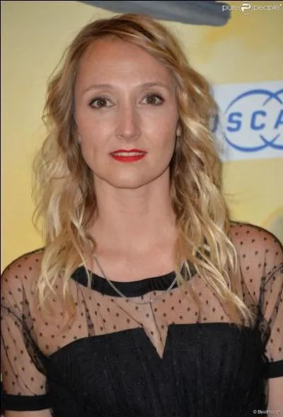 Qui est-ce ? Elle a obtenu une nomination au César du meilleur espoir féminin, et est connue pour son rôle dans "Scènes de ménage".