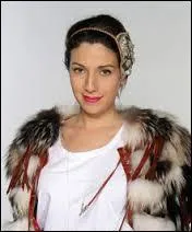 Qui est ce (cette) candidat(e) qui était dans l'équipe de Jenifer ?