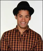 Qui est ce (cette) candidat(e) qui était dans l'équipe de Jenifer ?