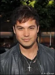 De quelle faction est Zeke ?