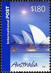 Inauguré en 1973, ce bâtiment au design des plus originaux, abrite la salle d'opéra d'une ville australienne. De laquelle s'agit-il ?