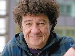 Chanteur canadien qui nous a confié dans l'une de ses chansons qu'il reviendrai à Montréal.