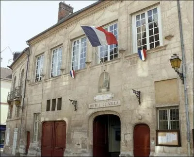 Senlis se trouve dans...