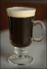 Quel alcool est utilisé dans la préparation de l'Irish Coffee ?