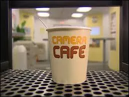Sur quelle chaîne la série "Caméra Café" était-elle diffusée ?