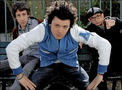 Quel est le nom de la série où Kev Adams joue Adam Fontella ?