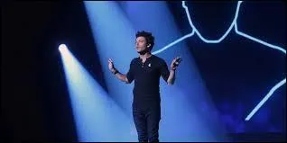 Kev Adams est un..
