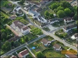 Nous survolons la commune Indrienne de Parpe&ccedil;ay. Nous sommes dans le ciel de la r&eacute;gion ...