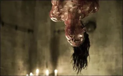 Ce sont trois étudiantes parties prendre des vacances en train pour le moins mouvementées. Elles rencontrent une fille du nom d'Isabelle, 
partant à l'aventure pour un week-end dans un établissement de cure.