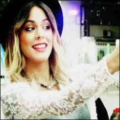 Comment appelle-t-elle son grand-père ? Pourquoi ? Et à quel âge a-t-elle commencé à lui donner ce surnom ?