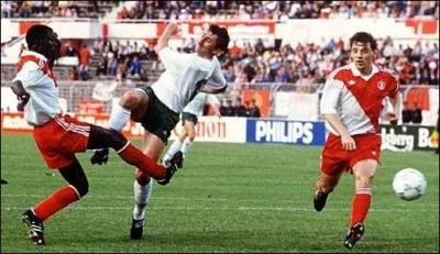 Contre qui Monaco s'inclina-t-il en finale de Coupe des Coupes 1991-1992 ?