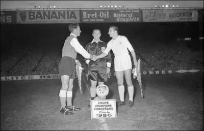 Combien de fois le stade de Reims a-t-il disputé la finale de la Coupe d'Europe des Clubs Champions ?