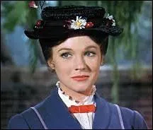 Dans quelle famille cette célèbre nounou atterrit-elle dans un film de 1964 ?