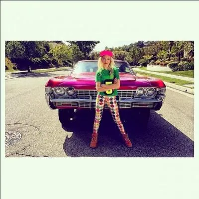 Dans quelle chanson aperçoit-on cette voiture ?