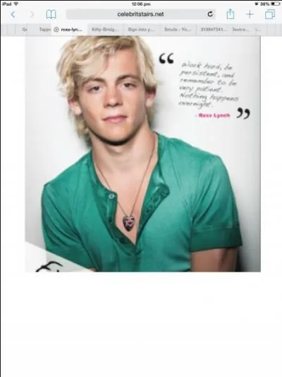 Dans quelle s&eacute;rie a-t-il particip&eacute; avec son groupe ?