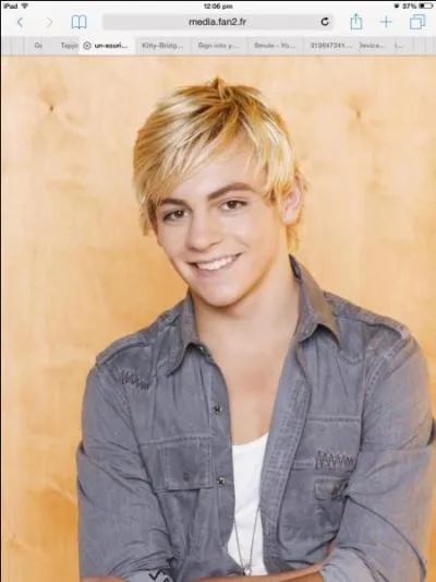 Dans quelle s&eacute;rie joue-t-il et quel r&ocirc;le tient-il ?