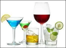 Que faut-il ajouter au rhum pour faire un mojito ?