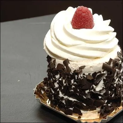 Je vois Jeff qui lorgne cette pâtisserie avec envie ! Servez-lui ce gâteau :