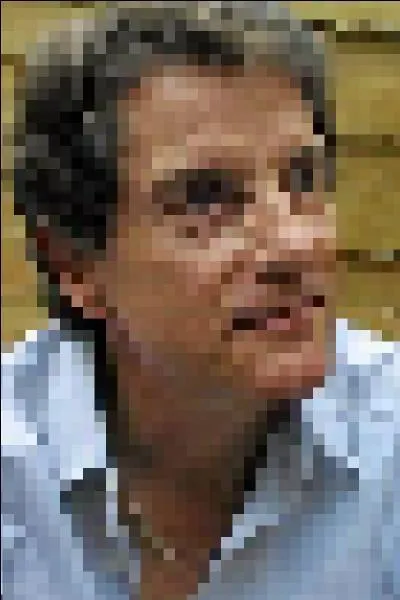 À Noël, son oncle Freddy lui offre une guitare. Combien y a-t-il de cordes, en général sur une guitare classique ?