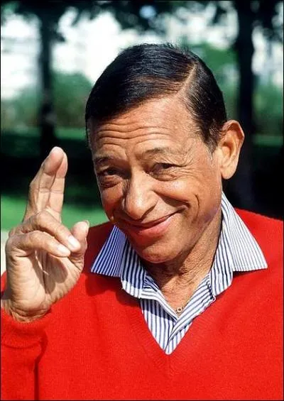 Dans le premier doublage du film, le petit crabe de la question n°4 est interprété par ce chanteur français. Qui est ce chanteur ?