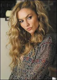 Quel est le véritable de nom d'Angie Bolen ?