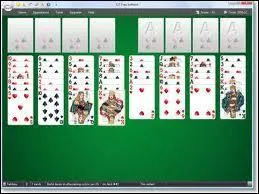 On peut aussi s'asseoir à table avec un jeu de cartes mais de nos jours 
on allume son ordinateur pour faire une patience... 
Quel est le nom de celle proposée par Windows ?