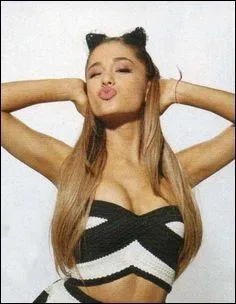 Quel album d'Ariana Grande ne figure pas sur iTunes Store ?