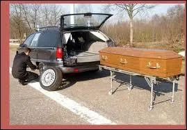 D'où provient le nom de "corbillard", véhicule funéraire chargé du transport de défunts ?