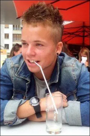 Quelle est sa première chanson ?