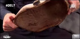 Qui tient cet indice ?