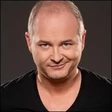 En quelle année est né Sébastien Cauet ?