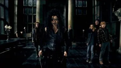 Comment Harry Potter en vient-il à déduire qu'il y a quelque chose de très précieux, et potentiellement un Horcruxe, dans la chambre forte de Bellatrix Lestrange à Gringotts ?