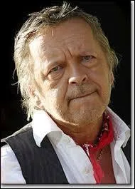 Qui rencontre-t-il un soir à Geoffroi-Guichard ?