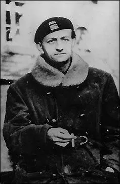 Qui est cet écrivain qui, entré dans la Résistance pendant la Deuxième Guerre mondiale, s'y faisait appeler "colonel Berger" ?