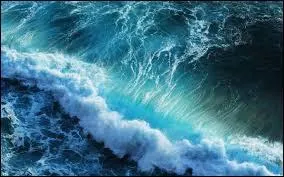 De quelle couleur est la mer généralement ?