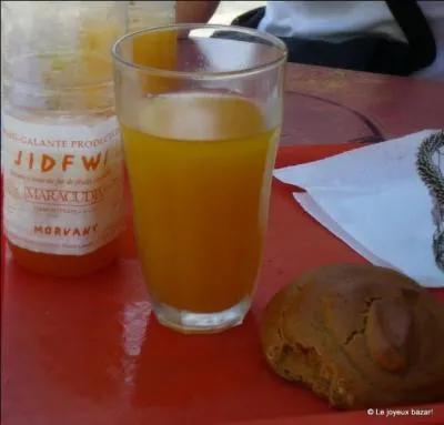 Comment s'appelle ce gâteau purement local et très bon ?